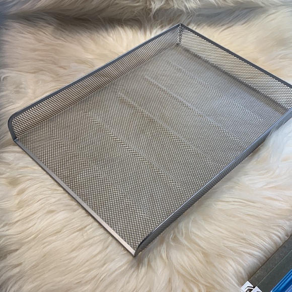 SALE!! Desk tray with folders and clipboard - Picture 8 of 8